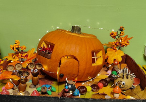 Kreatywna dynia zgłoszona do konkursu