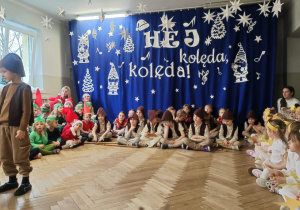 Pasterze mówią swoją rolę do mikrofonu