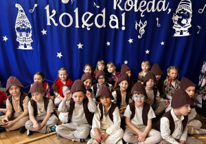 Zdjęcie grupowe dzieci z grupy IV - pasterze i pastereczki