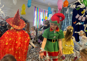 Zimowe szaleństwo na balu - czyli srebrne kawałki folii